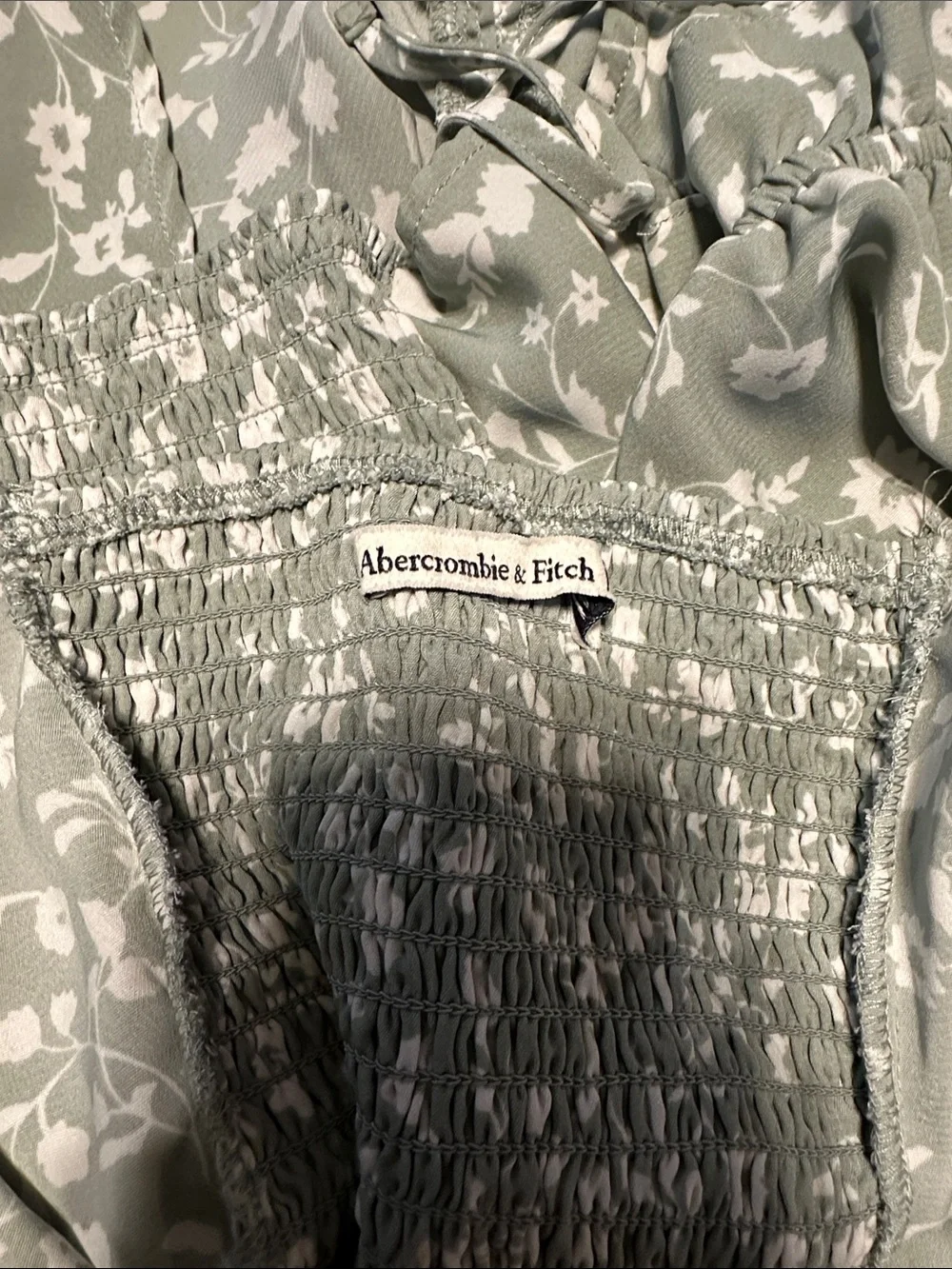 Abercrombie & Fitch Sage Green Floral Ruched Puff Sleeve Blouse